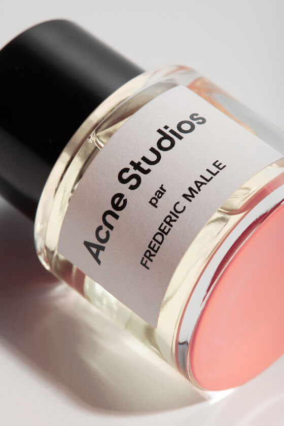 design-flacon-parfum-acne-studio